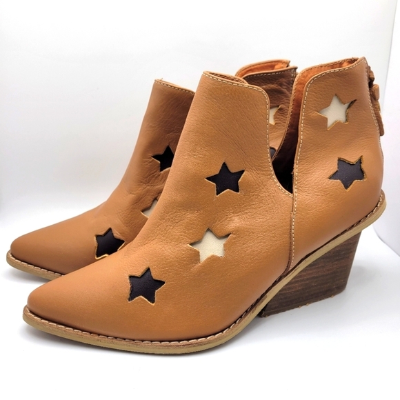 SILVIA COBOS Shoot For The Moon Boots - Picture 2 of 8